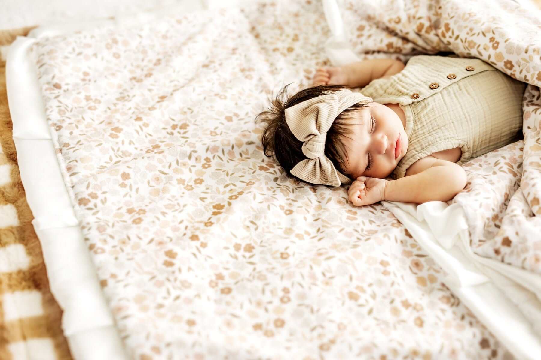 Dainty Floral Blanket - Image 3
